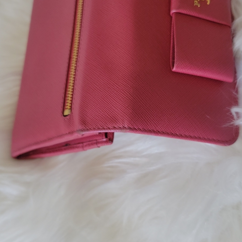 PRADA - Picture 7 of 16